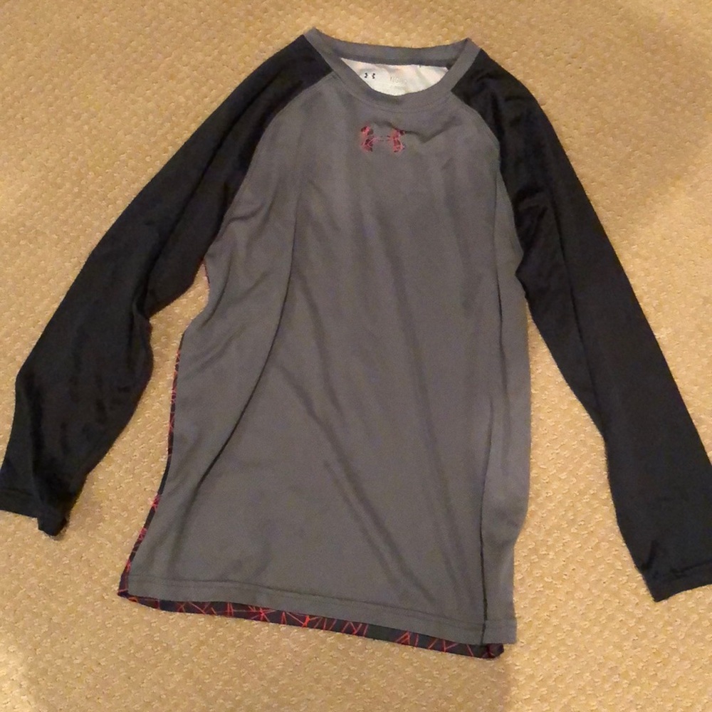 Long sleeve under armor shirt
